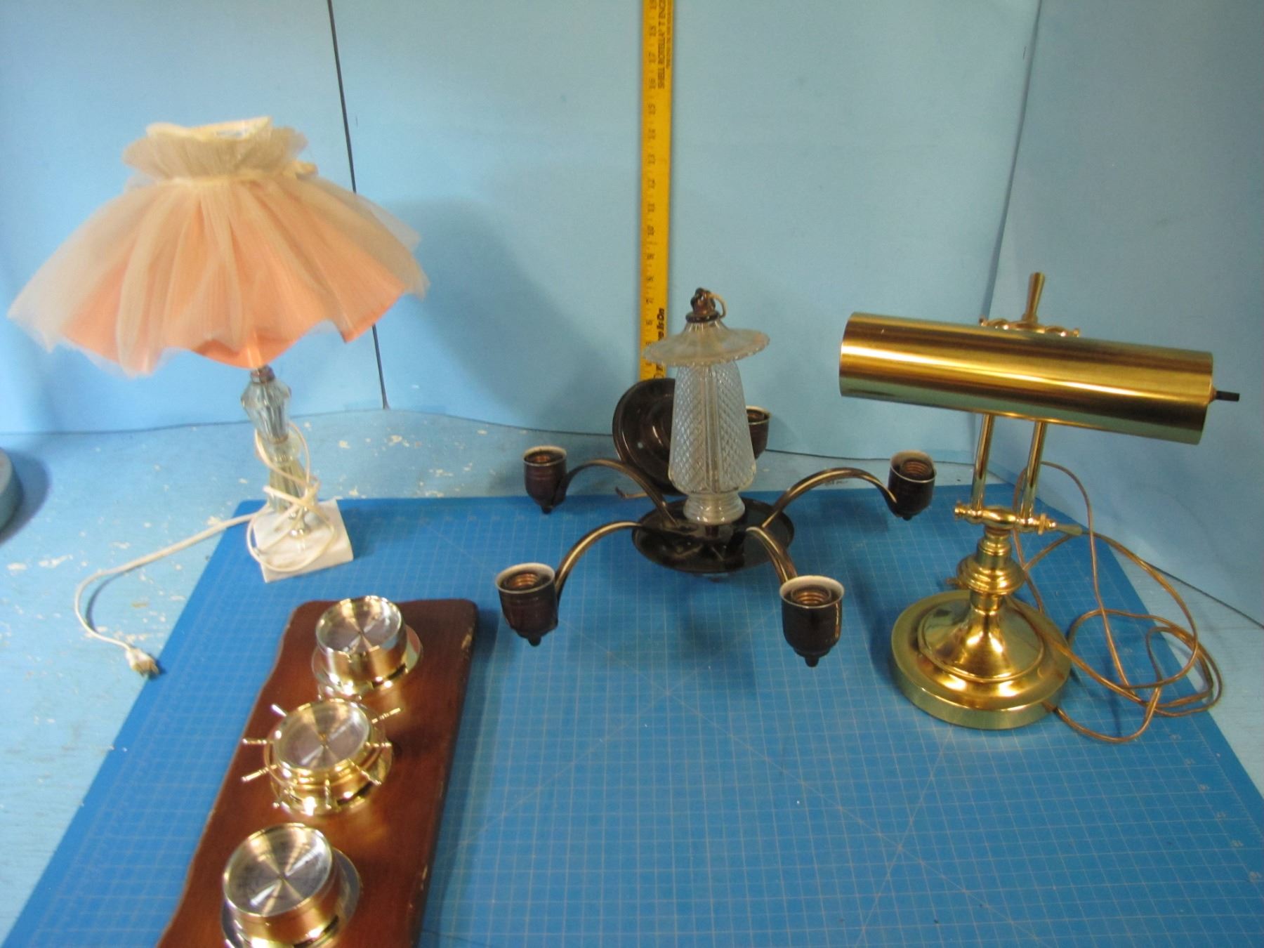 Piano light, barometer, table lamp et cetera