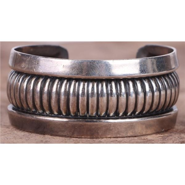 VINTAGE SOUTHWESTERN NAVAJO 0.925 CUFF BRACELET