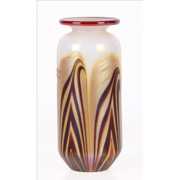 STEVEN LUNDBERG FEATHERED ART GLASS MINI VASE