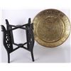 Image 5 : VINTAGE CHINESE ORNATE BRASS FILIGREE TRAY TABLE