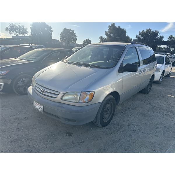 2002 Toyota Sienna