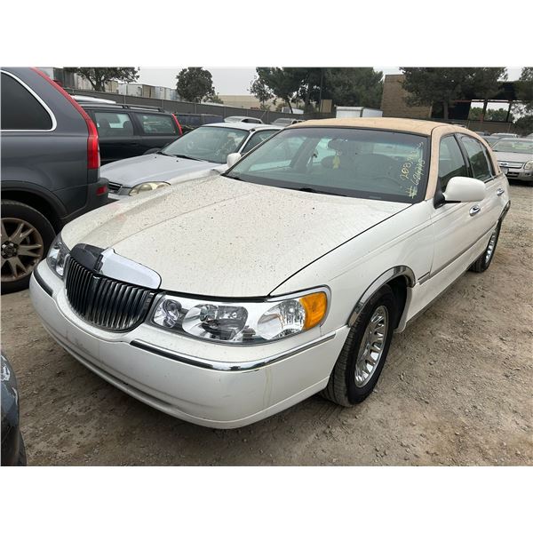 1999 Lincoln Town Car