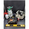 Image 1 : Tool Boxes, Sprayers & Level