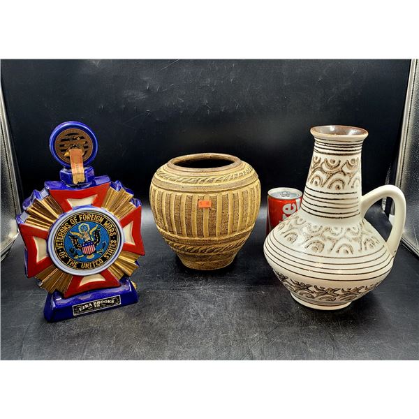 Vintage Ezra Brooks 12' Veterans Of Foreign Wars Decanter & Vases