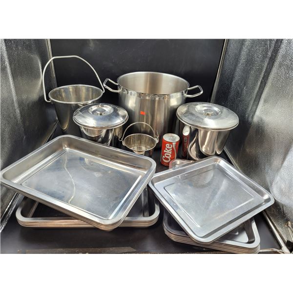 Stainless Steel Pots & Baking Pans