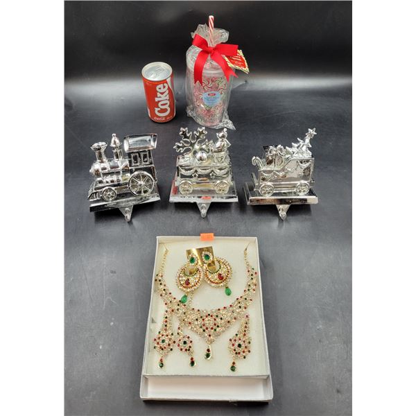Christmas Stocking Holders, Cup & Jewelry