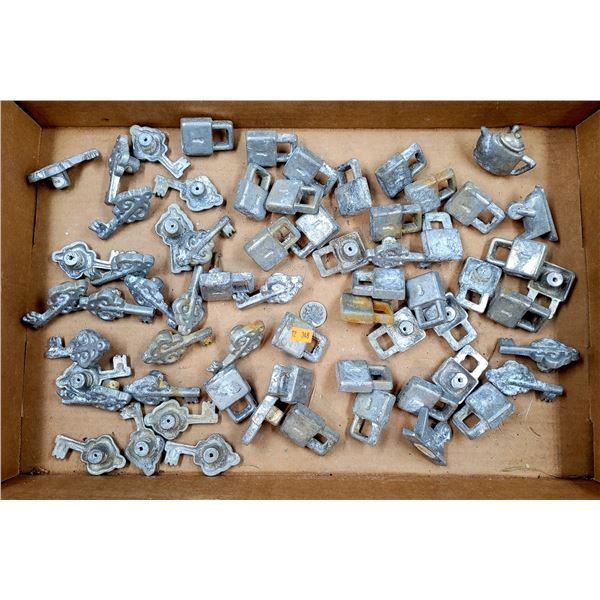 Cast Aluminum Key & Lock Hardware Decor