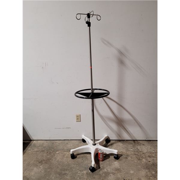 IV Stand