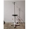 Image 1 : IV Stand