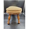 Image 2 : MCM Maple Kidney Foot Stool