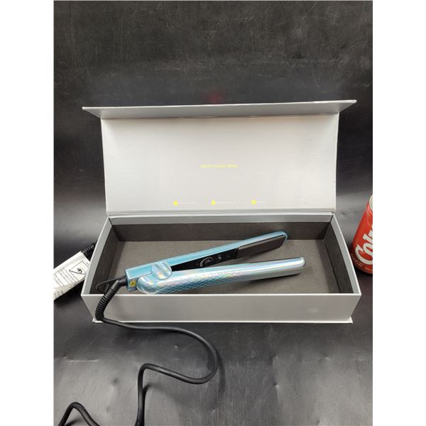 Pretty Young Thing Ceramic Styling Tool