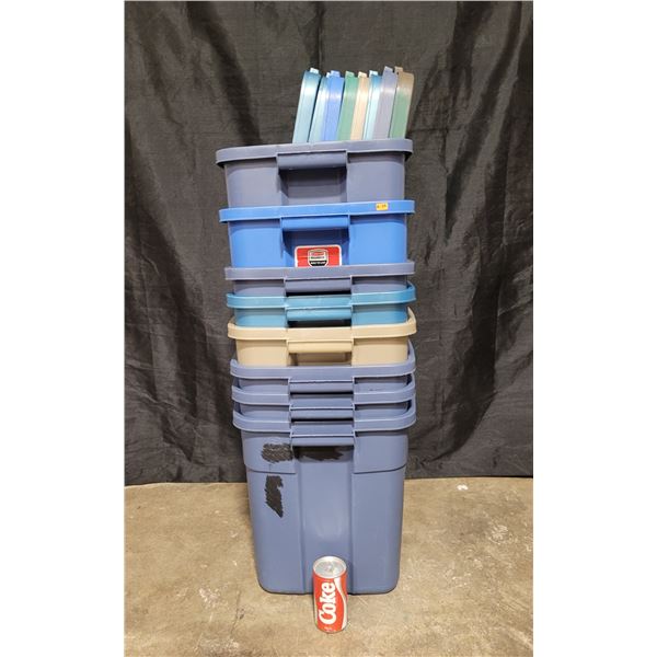 8 Rubbermaid Totes with Lids
