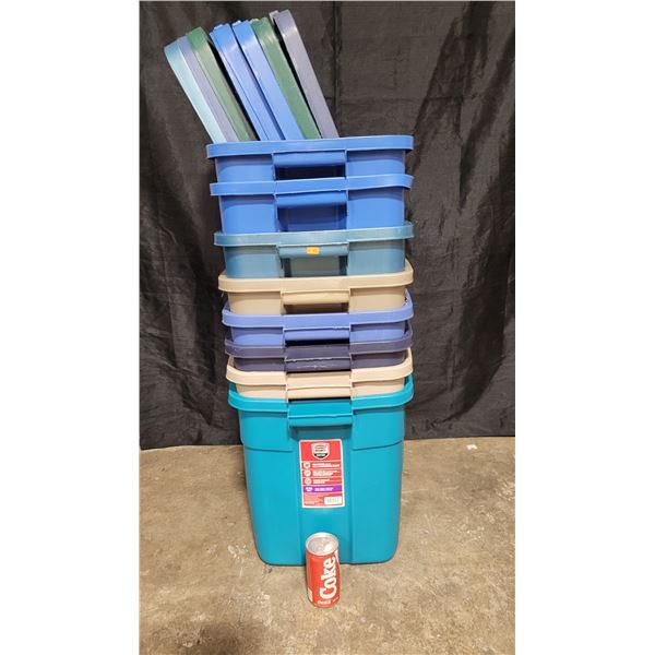 8 Rubbermaid Totes with Lids