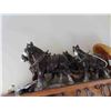 Image 2 : Chuck Wagon Lamp with 6 Horses 