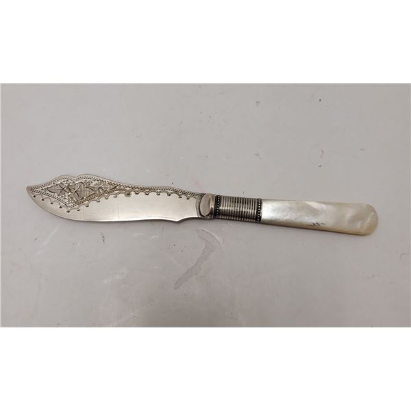 Mother of Pearl 1847 Rogers Bros Butter Knife