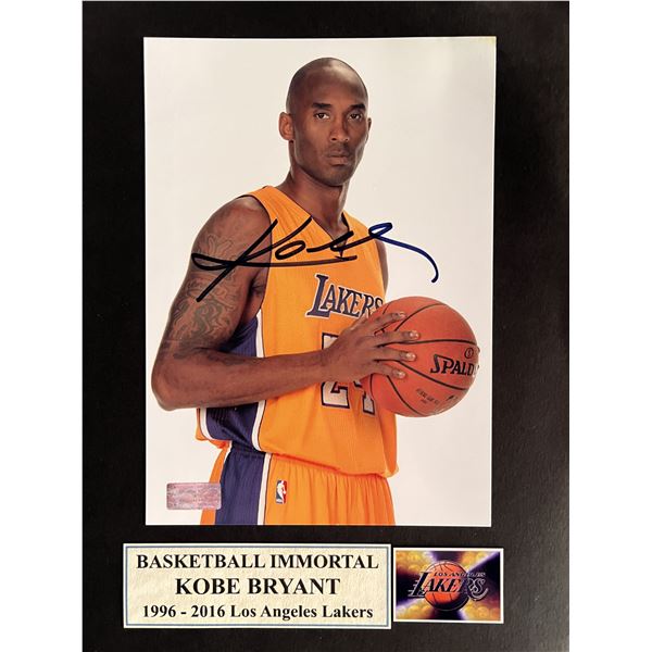 LA Lakers Kobe Bryant signed photo