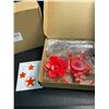 Image 4 : 2 Hummingbird Feeders - Brand New