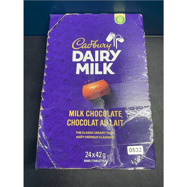 1 Case of Cadbury Dairy Milk - Milk Chocolate Bars - 24 Chocolate Bars in Case (42g each)