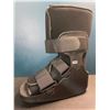 Image 1 : 1 Air Walker Boot - Orthopaedic Medical Boot for Foot Injuries - Brand New - Size Medium