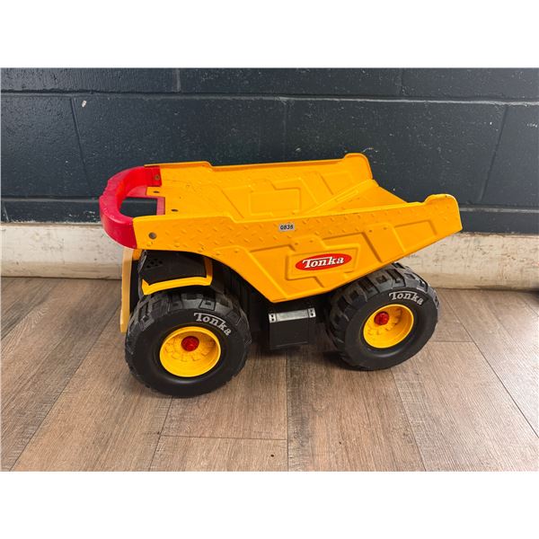 Large Metal Rolling Tonka Dump Truck - Used