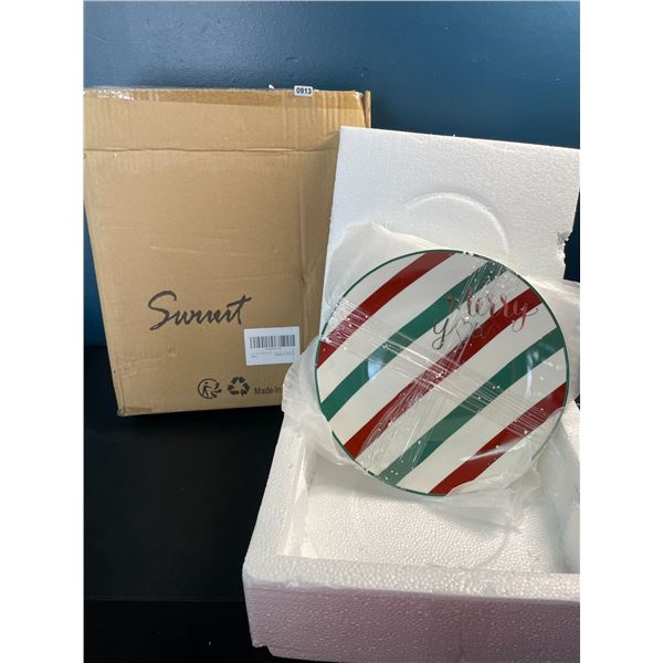 1 Box of Christmas/Holiday Style Dinner Plates - 10-Inch Size - 4 Included - Brand New