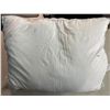 Image 2 : 2 Ultra-Plush Queen Size Bed Pillows  - Very Comfy/Soft - Open Box