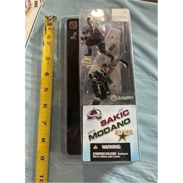 Joe Sakic/Mike Madano - mini figures