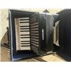 Image 1 : accordion