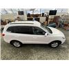 Image 8 : A12F -- 2011 HYUNDAI SANTA FE, WHITE, 223397 KMS, FRONT WHEEL DRIVE