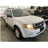 Image 8 : B3 -- 2008 FORD ESCAPE, WHITE, 145020 KMS, ALL WHEEL DRIVE