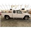 Image 8 : B6G -- 2010 CHEVROLET COLORADO, WHITE, 121777 KMS, REAR WHEEL DRIVE