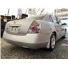 Image 8 : A12F -- 2004 NISSAN ALTIMA, SILVER, 213152 KMS, FRONT WHEEL DRIVE