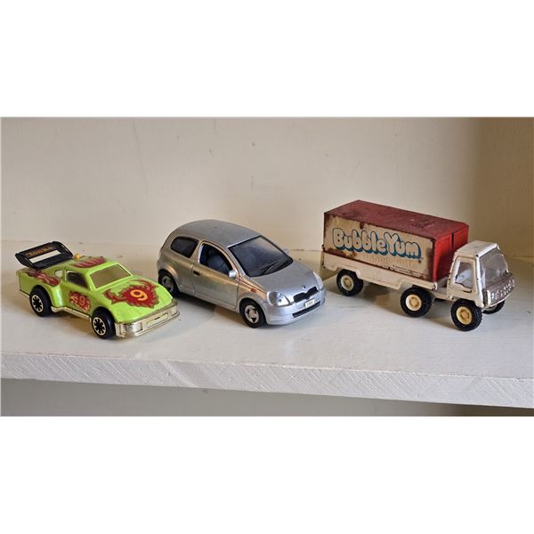 401 -- Tonka Friction Motor Porsche, Vintage Buddy L Bubble Yum Gum Semi Truck, 1998 Toyota Echo Die
