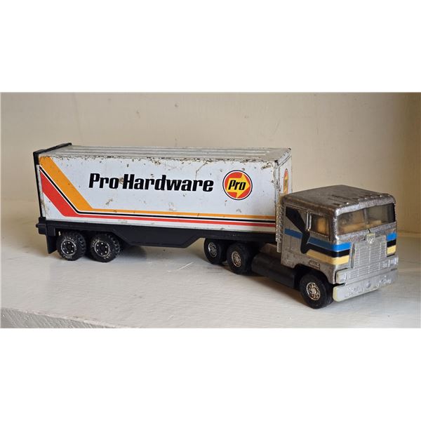 407 -- VINTAGE PRO HARDWARE DIE CAST TRACTOR TRAILER