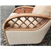 Image 2 : 452 -- WICKER LAZBOY RECLINER AND CANVAS CUBE LEGREST