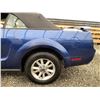 Image 25 : B1 -- 2006 FORD MUSTANG CONVERTIBLE, BLUE, 101043 KMS