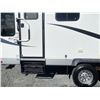 Image 14 : H1 -- 2012 CREEKSIDE 26RLS 29FT TRAVEL TRAILER