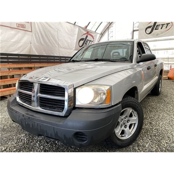 A12L -- 2005 DODGE DAKOTA, GREY, 369047 KMS, REAR WHEEL DRIVE