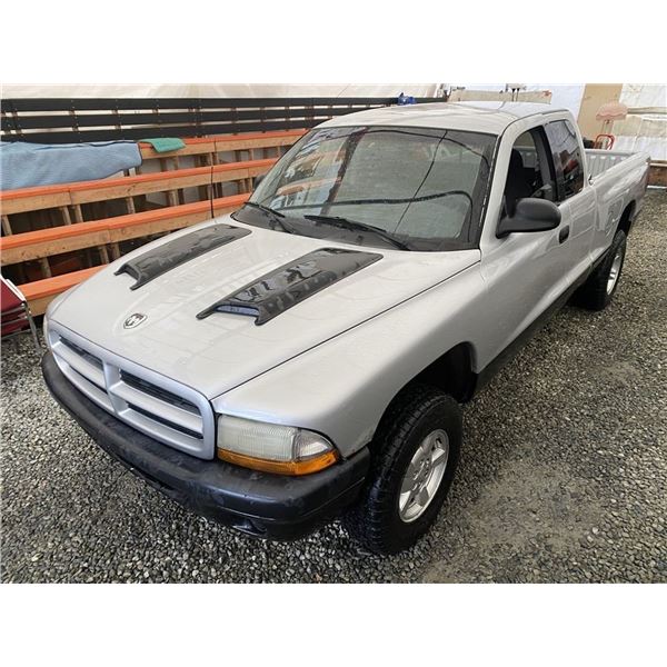 A12S -- 2001 DODGE DAKOTA, SILVER, 297885 KMS, 4X4