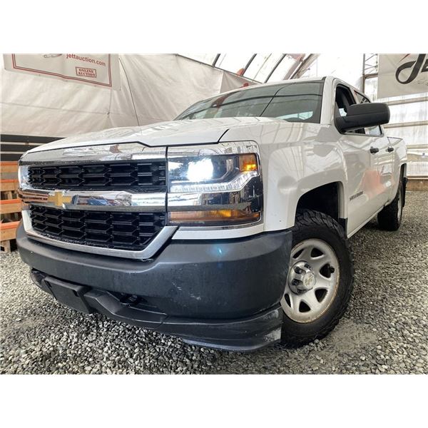 B6J -- 2017 CHEVROLET SILVERADO 1500, WHITE, 179498 KMS, 4X4