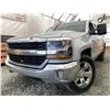 Image 1 : B6K -- 2018 CHEVROLET SILVERADO 1500 LT, SILVER, 177288 KMS, 4X4