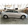 Image 11 : C6J -- 2013 HYUNDAI SONATA HYBRID SILVER 220480 KMS