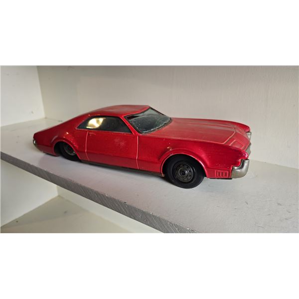 501 -- VINTAGE OLDSMOBILE TORONADO, LARGE METAL DIECAST.