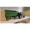 Image 2 : 512 -- VINTAGE PRESSED STEEL TONKA TRACTOR AND TRAILER