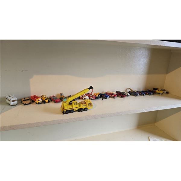 527 -- MATCHBOX SUPER KINGS K-12 HERCULES MOBILE CRANE, WITH MATCHBOX CARS!