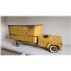 Image 1 : 528 -- VINTAGE LIL BEAVER HERTZ RENTAL MOVING DELIVERY VAN