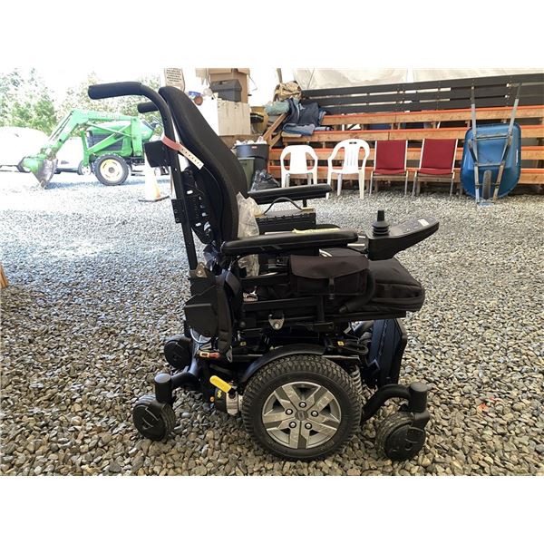 534-- QUANTUNA Q4, BLACK,SCOOTER "NO RESERVE"
