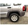 Image 25 : A12G--2004 JEEP LIBERTY, SILVER, 208650 KMS, 4X4