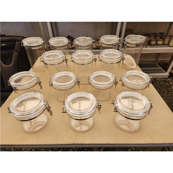 537 -- ANCHOR HOCKING ACRYLIC ROUND CANISTERS