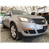 Image 8 : C6C -- 2017 CHEVROLET TRAVERSE, SILVER, 179,957 KMS